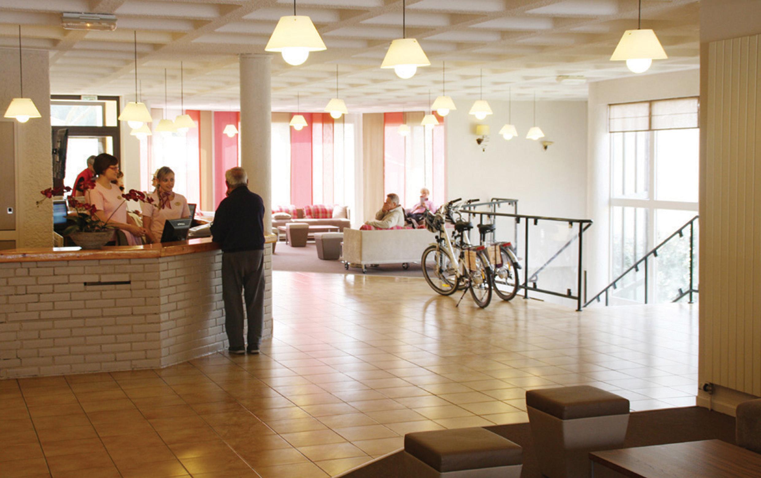 Club Bleues Domaine De Château Laval 3*